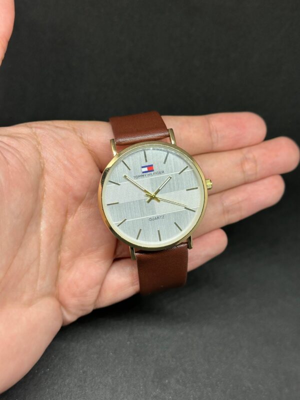 Relógio Tommy Hilfiger Dourado - Imagem 7