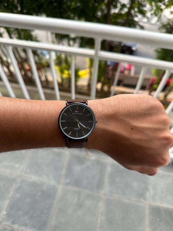 Relógio Tommy Hilfiger Preto - Imagem 2