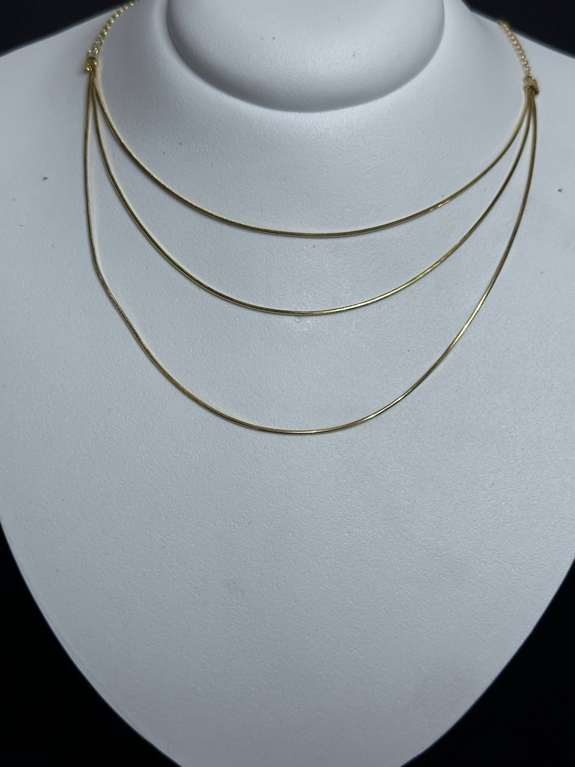 Colar Triplo Dourado
